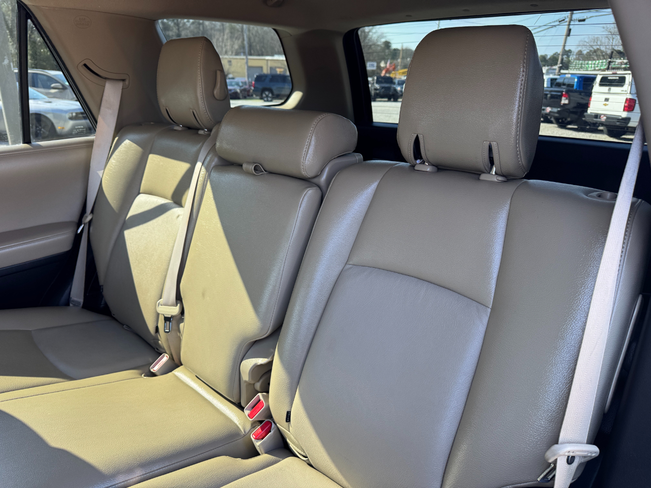 Toyota 4Runner RWD 4dr V6 SR5 (Natl) 2011