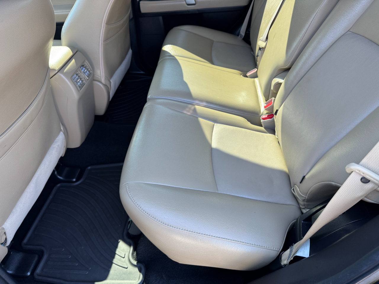 Toyota 4Runner RWD 4dr V6 SR5 (Natl) 2011