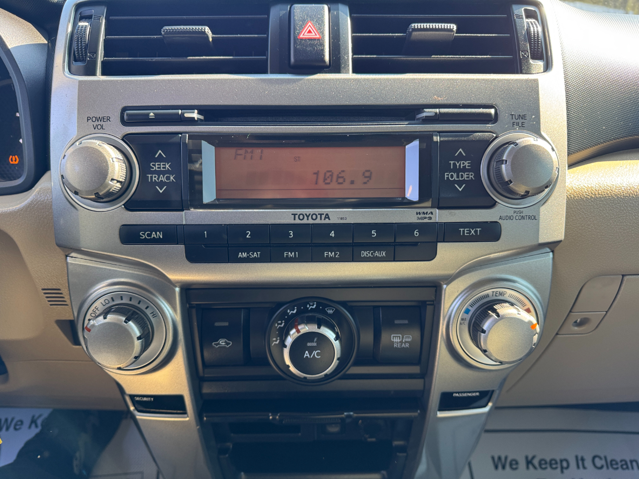 Toyota 4Runner RWD 4dr V6 SR5 (Natl) 2011