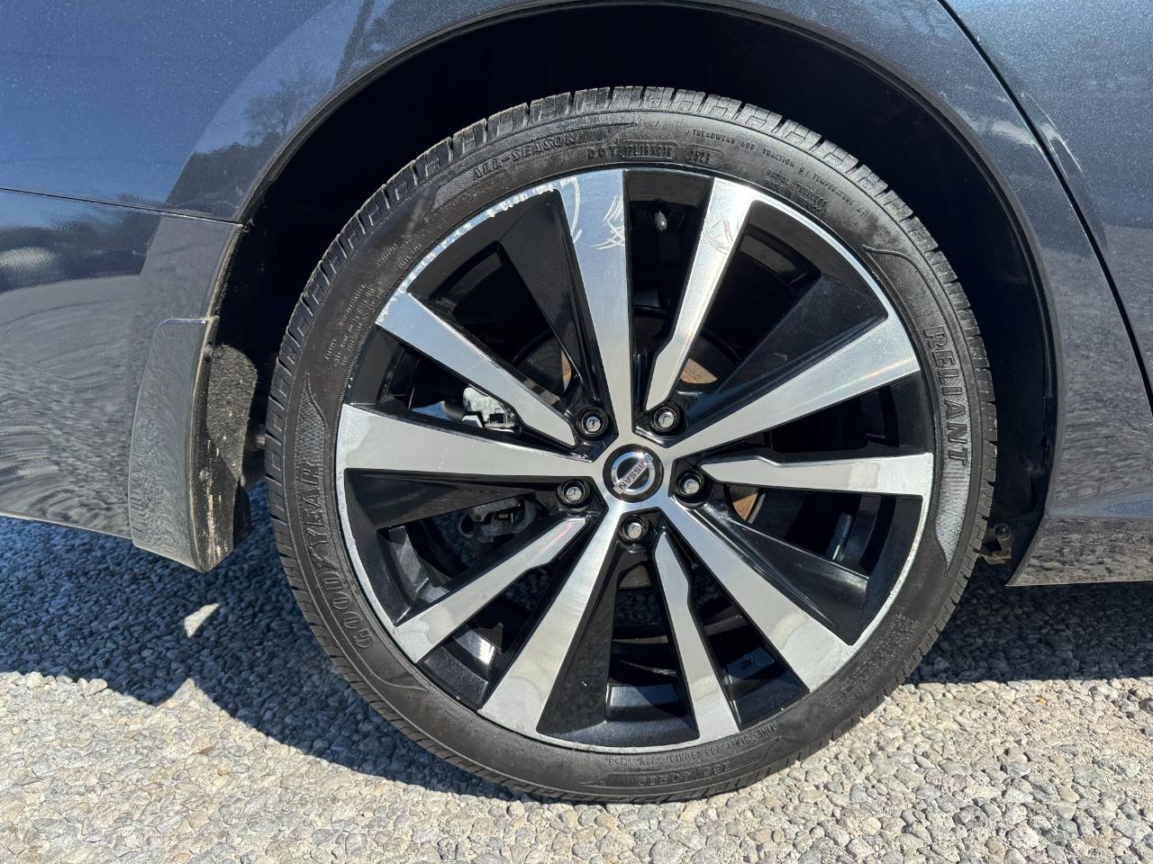 Nissan Altima 2.5 Platinum Sedan 2019
