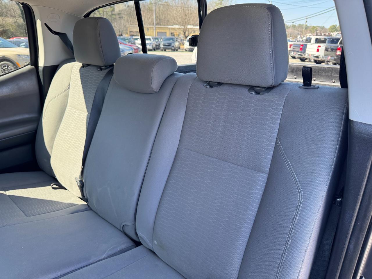 Toyota Tacoma 2WD Double Cab V6 AT SR5 (Natl) 2016