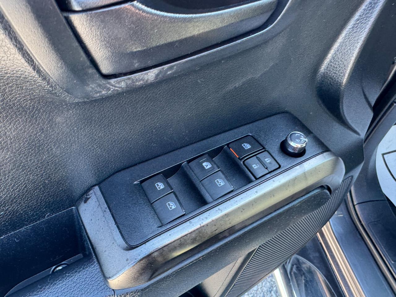 Toyota Tacoma 2WD Double Cab V6 AT SR5 (Natl) 2016