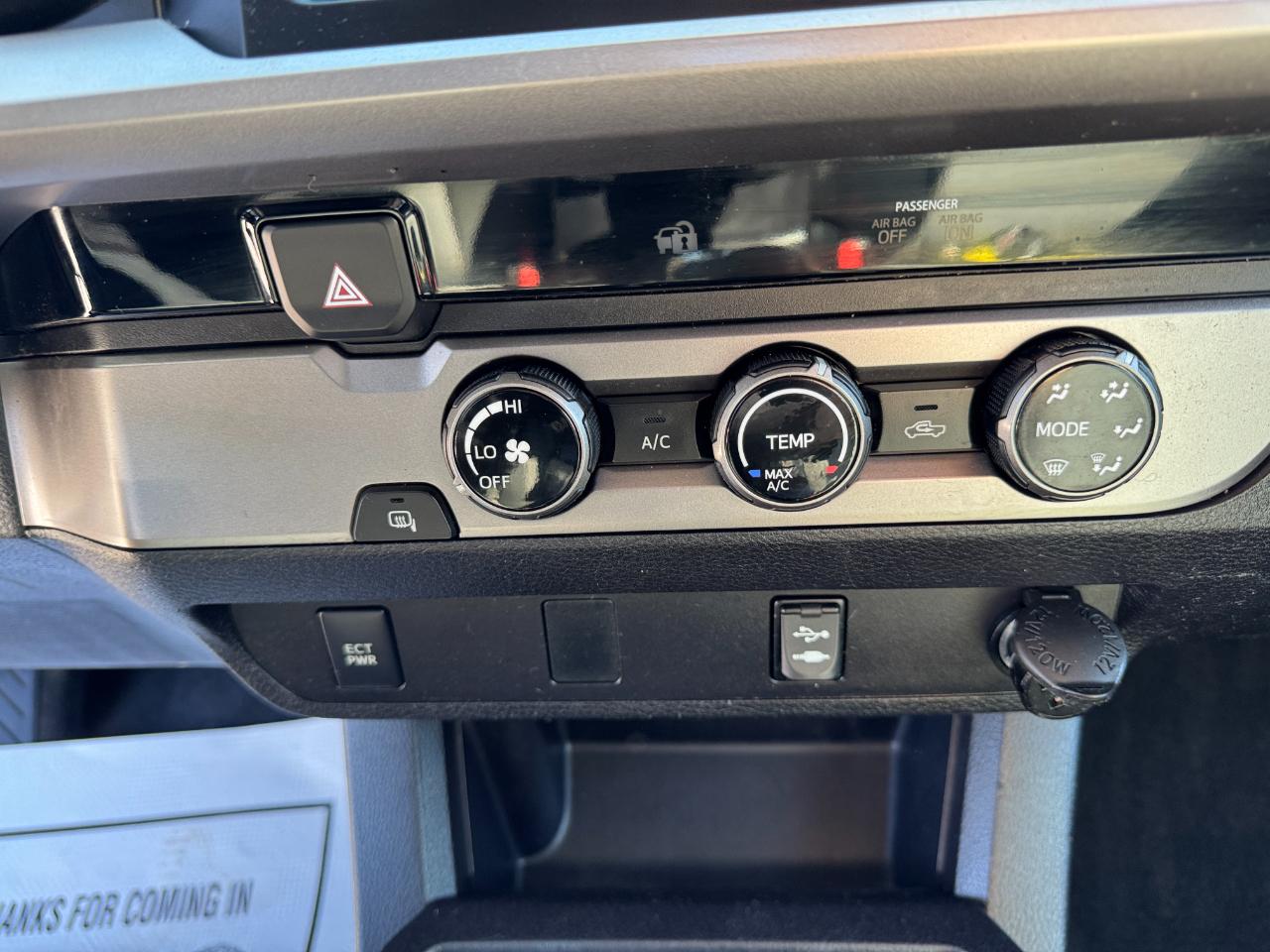 Toyota Tacoma 2WD Double Cab V6 AT SR5 (Natl) 2016