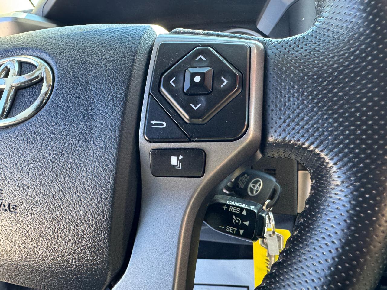 Toyota Tacoma 2WD Double Cab V6 AT SR5 (Natl) 2016