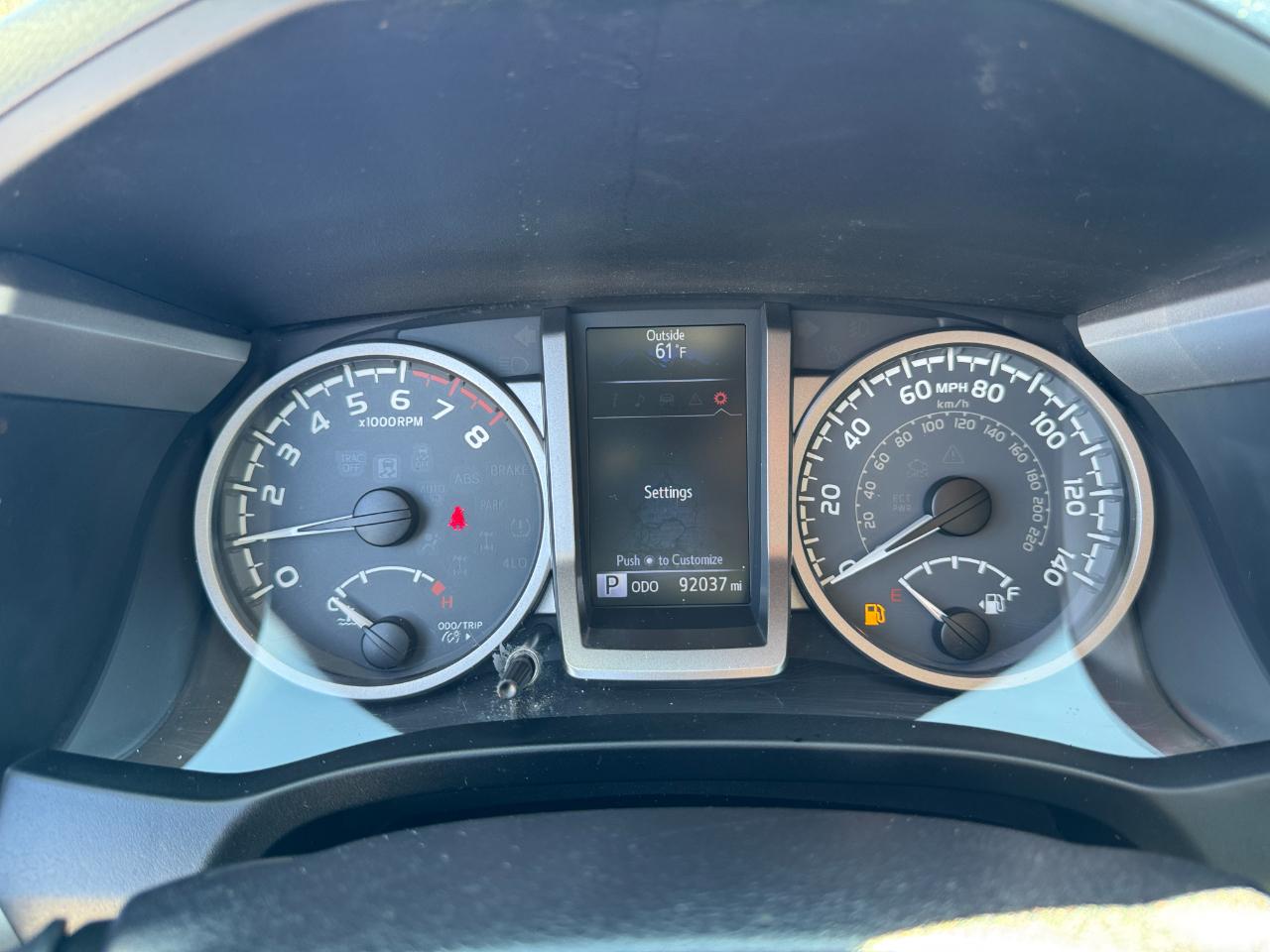 Toyota Tacoma 2WD Double Cab V6 AT SR5 (Natl) 2016