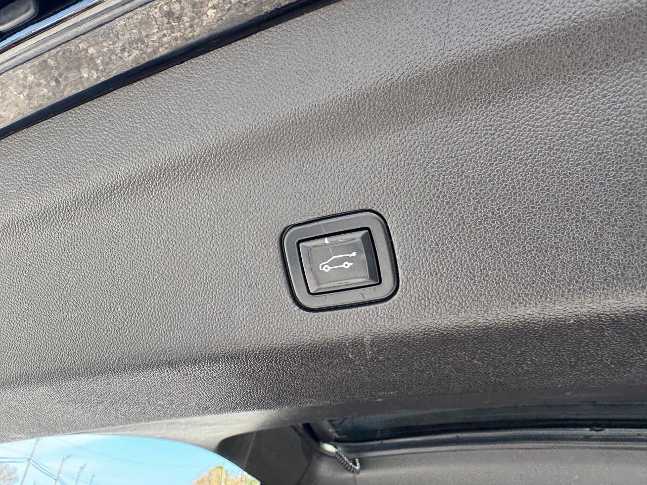 GMC Yukon 4WD 4dr SLT 2021