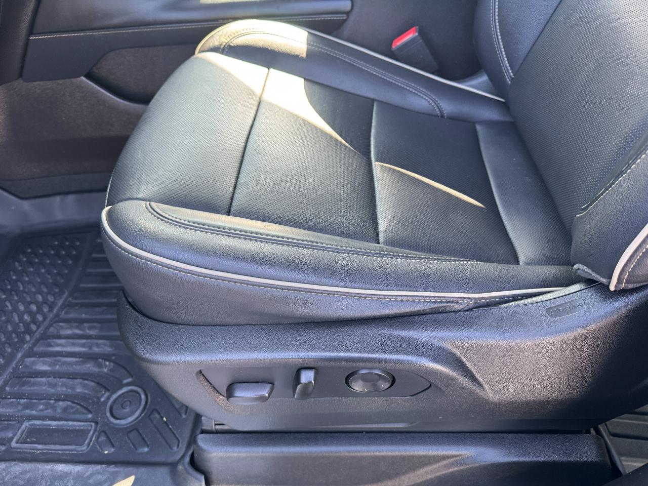 GMC Yukon 4WD 4dr SLT 2021