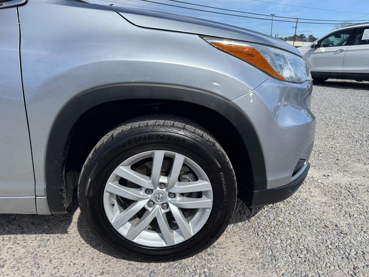 Toyota Highlander FWD 4dr I4 LE (Natl) 2015