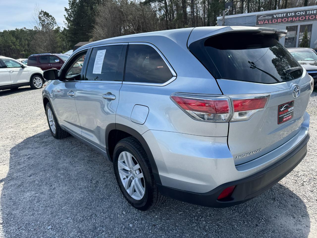 Toyota Highlander FWD 4dr I4 LE (Natl) 2015