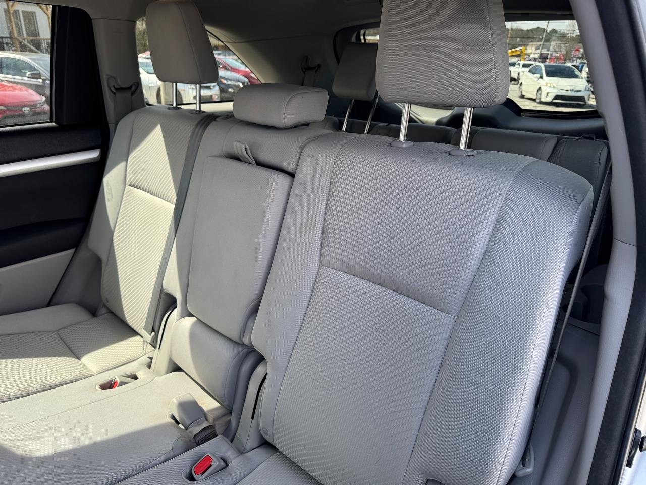 Toyota Highlander FWD 4dr I4 LE (Natl) 2015