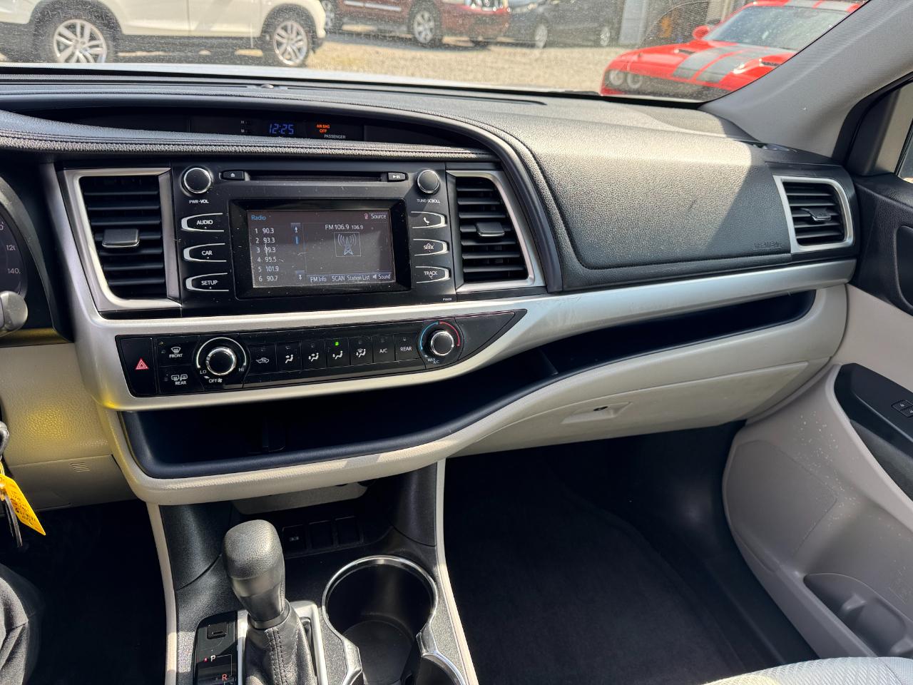 Toyota Highlander FWD 4dr I4 LE (Natl) 2015