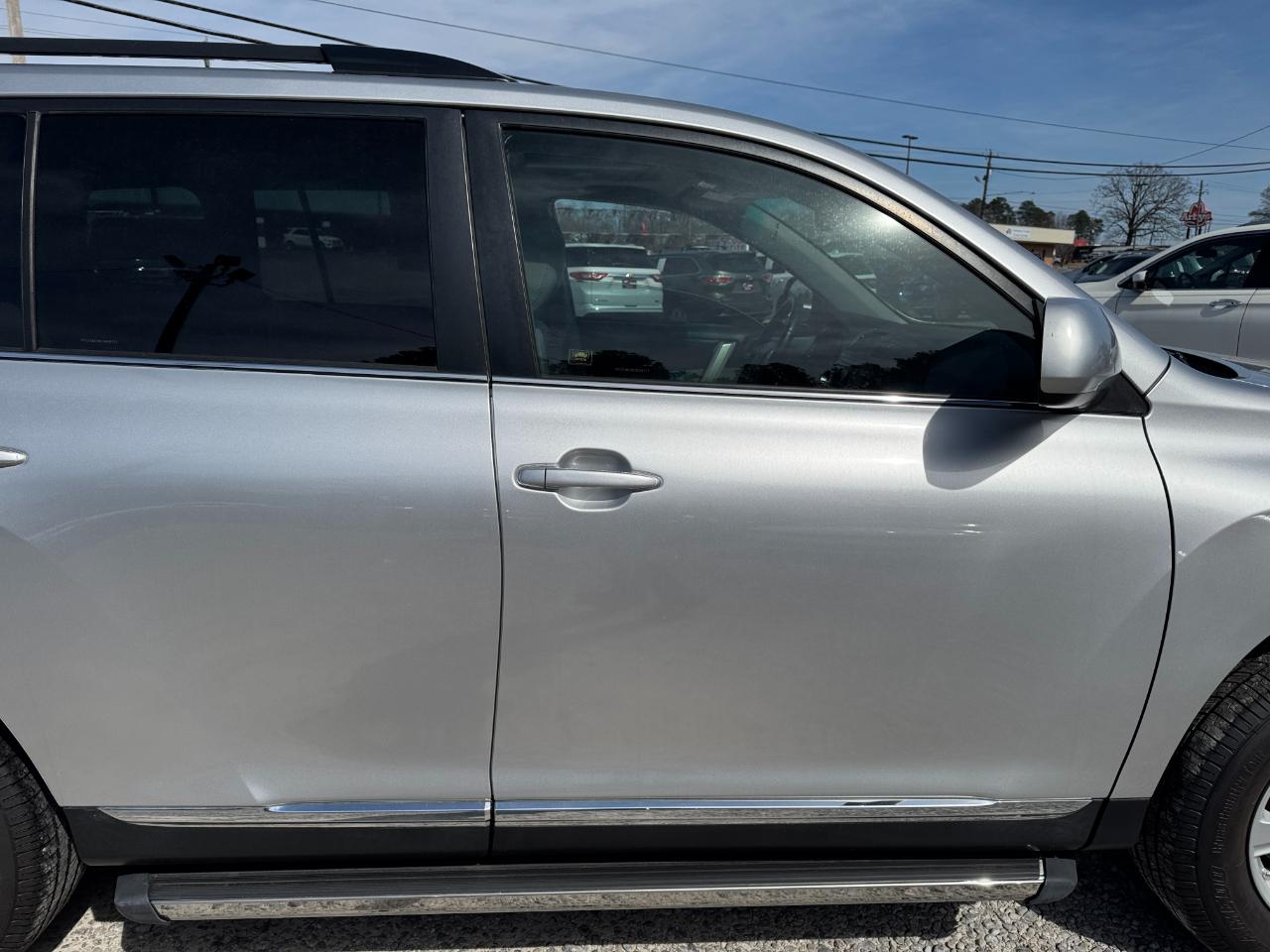 Toyota Highlander FWD 4dr V6 (Natl) 2012