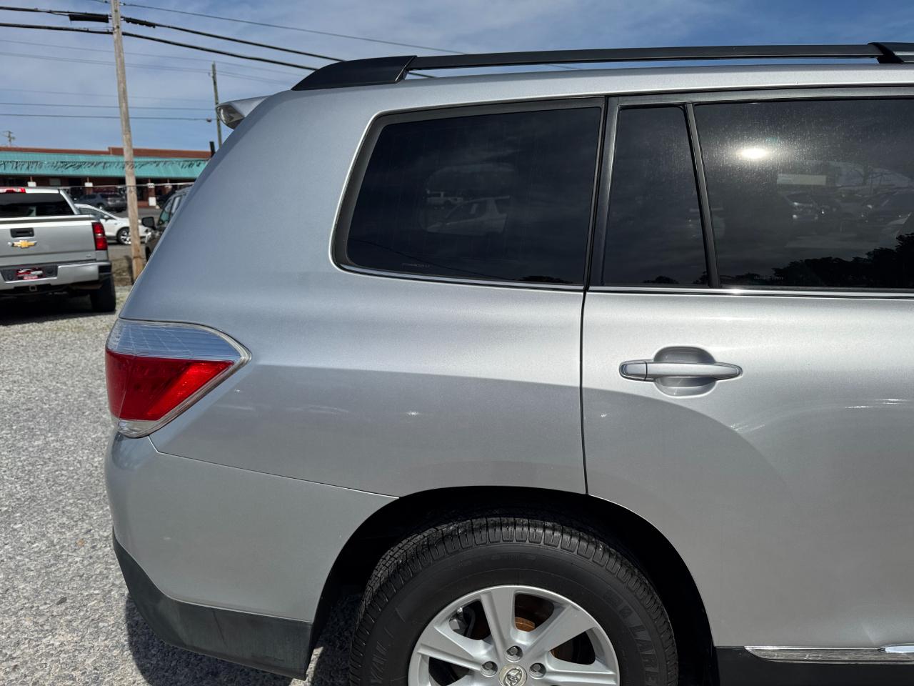 Toyota Highlander FWD 4dr V6 (Natl) 2012