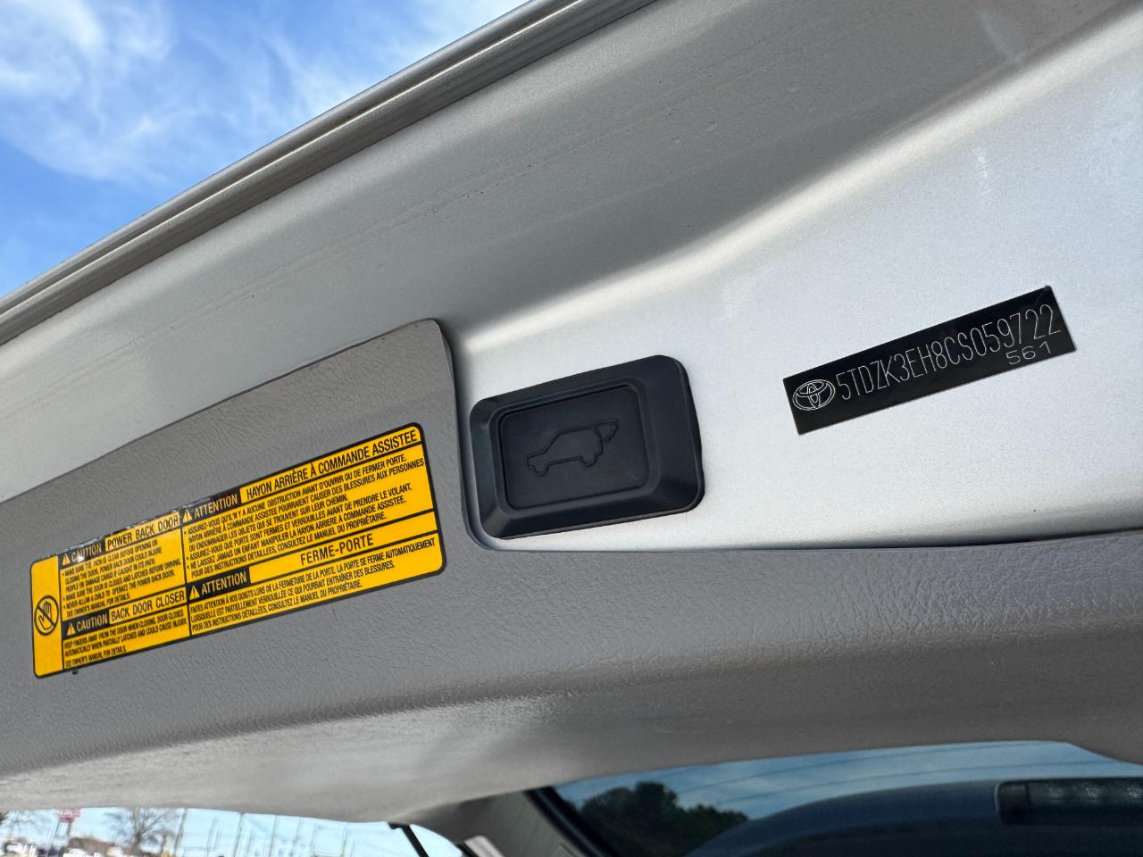 Toyota Highlander FWD 4dr V6 (Natl) 2012