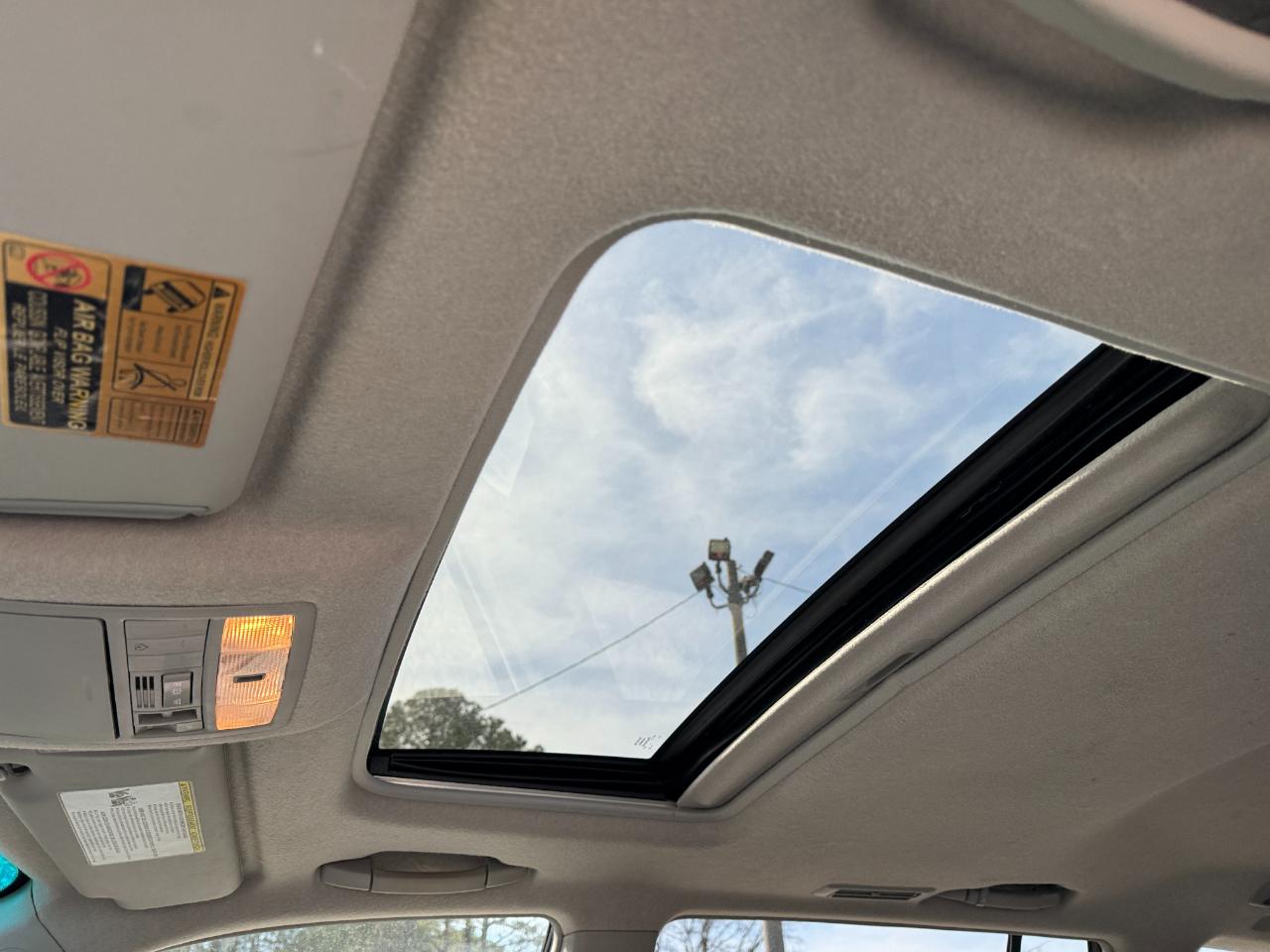 Toyota Highlander FWD 4dr V6 (Natl) 2012