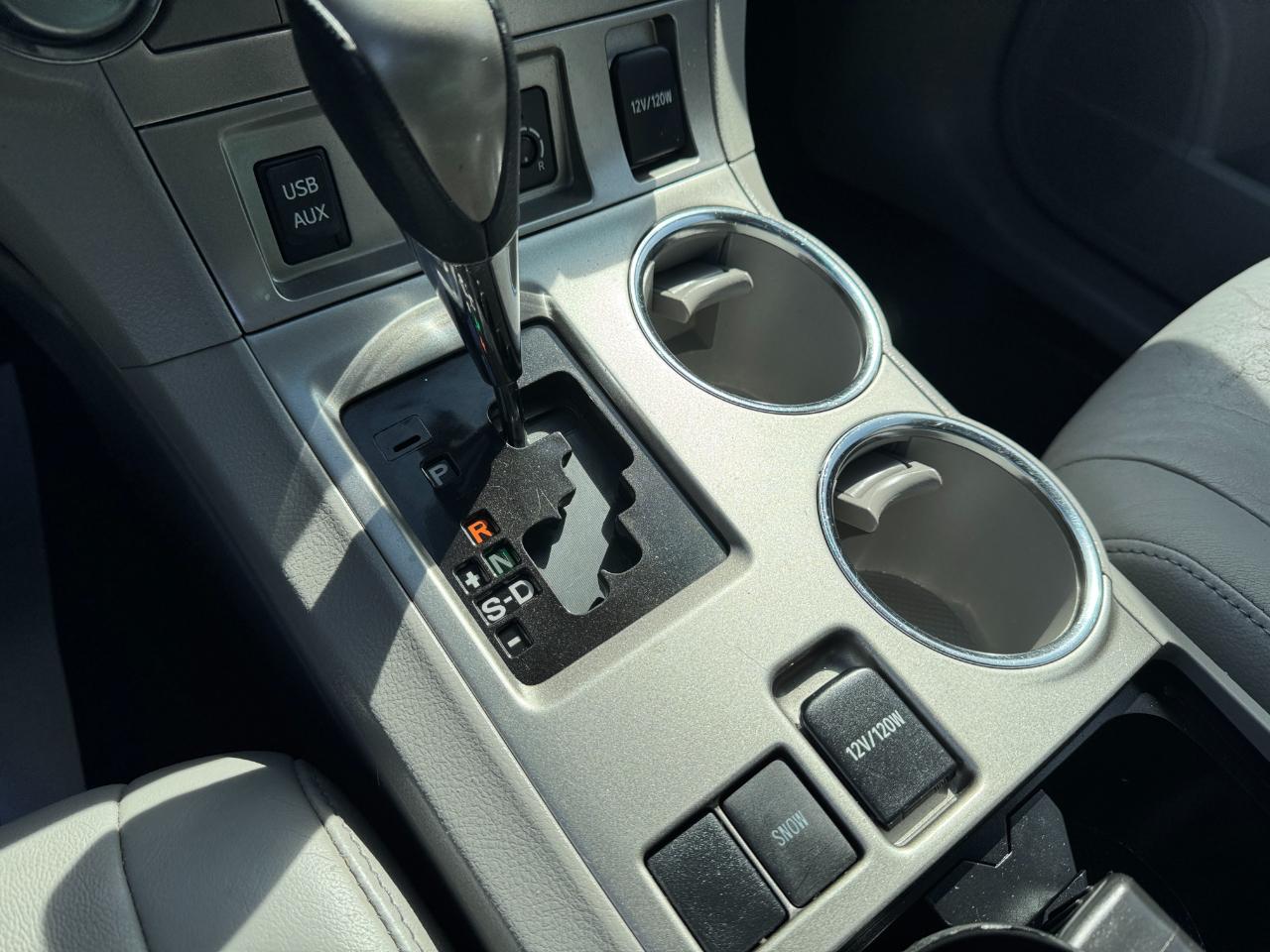 Toyota Highlander FWD 4dr V6 (Natl) 2012