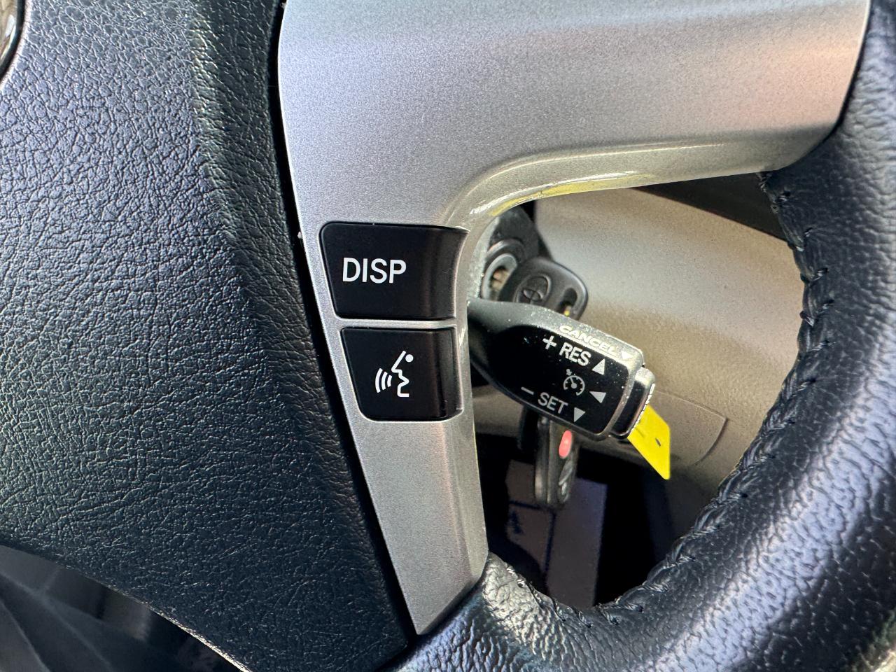 Toyota Highlander FWD 4dr V6 (Natl) 2012