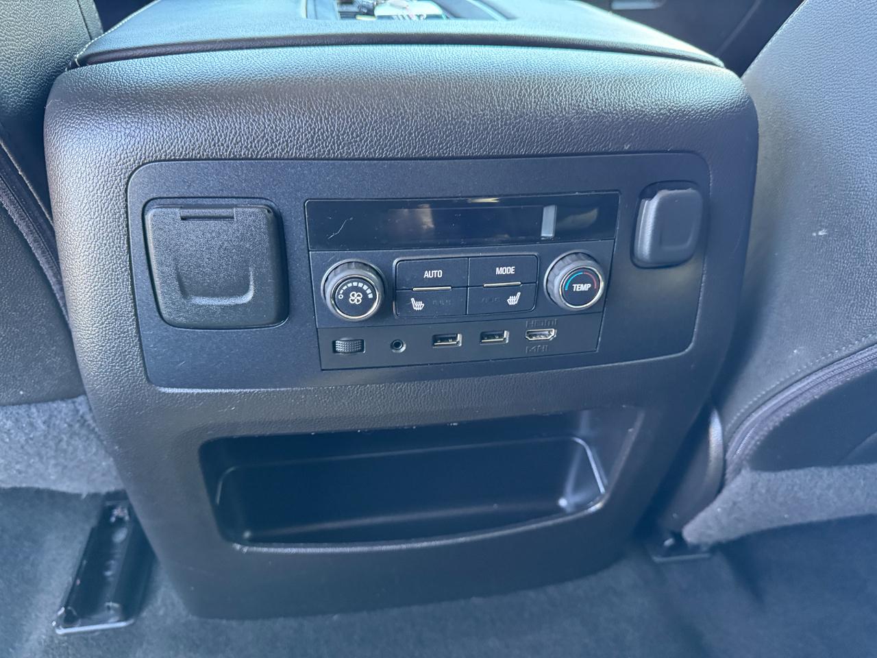 Chevrolet Suburban 2WD 4dr 1500 Premier 2017