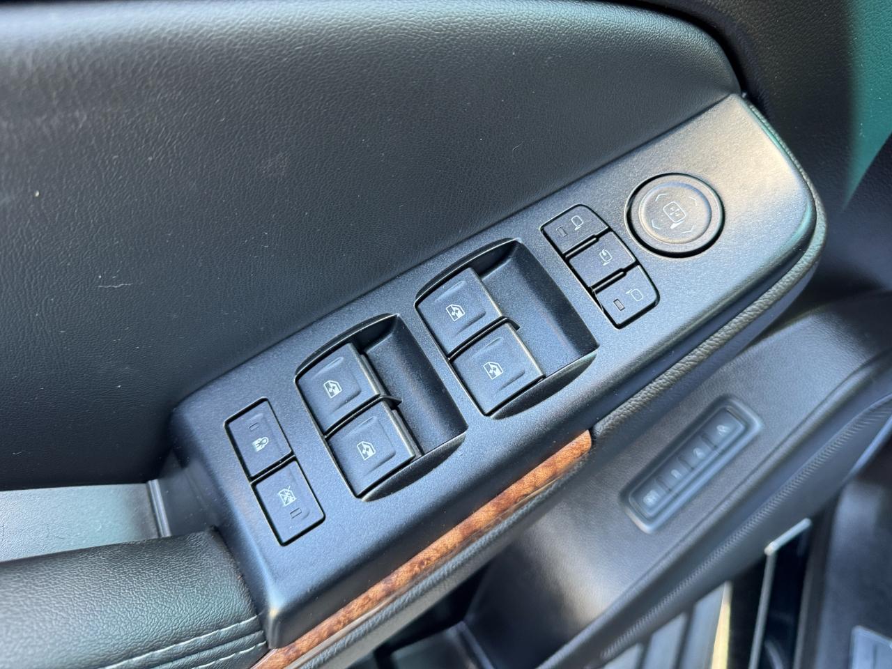 Chevrolet Suburban 2WD 4dr 1500 Premier 2017