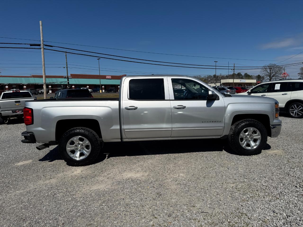 Chevrolet Silverado 1500 4WD Crew Cab 143.5" LT w/2LT 2015