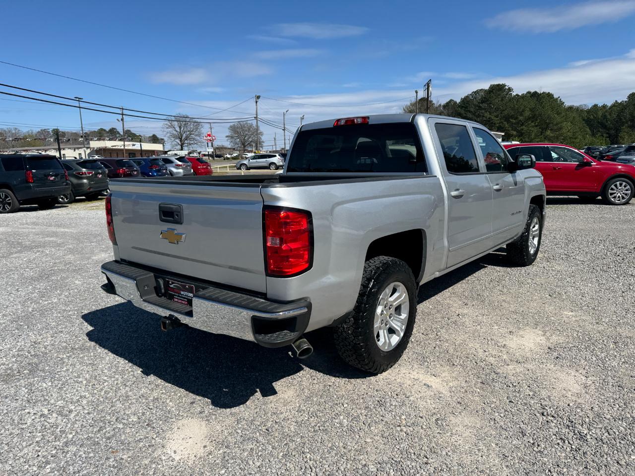 Chevrolet Silverado 1500 4WD Crew Cab 143.5" LT w/2LT 2015