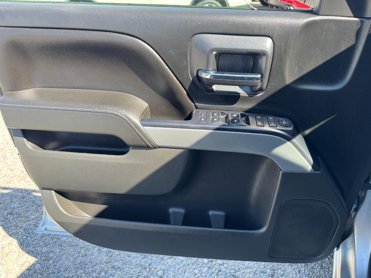 Chevrolet Silverado 1500 4WD Crew Cab 143.5" LT w/2LT 2015