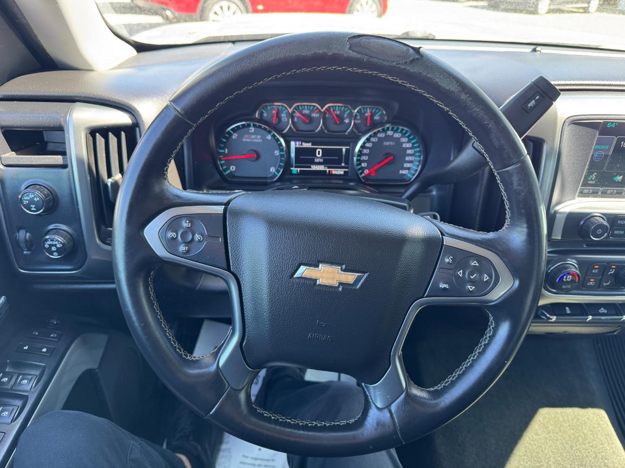 Chevrolet Silverado 1500 4WD Crew Cab 143.5" LT w/2LT 2015