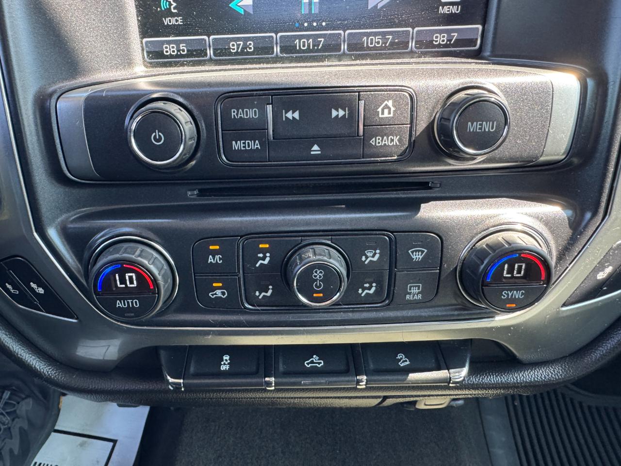 Chevrolet Silverado 1500 4WD Crew Cab 143.5" LT w/2LT 2015