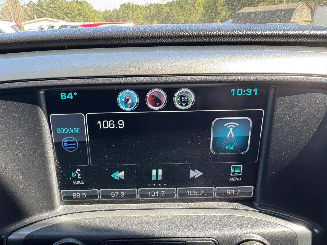 Chevrolet Silverado 1500 4WD Crew Cab 143.5" LT w/2LT 2015