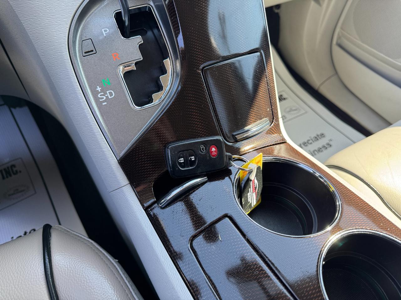 Toyota Venza 4dr Wgn V6 FWD (Natl) 2010