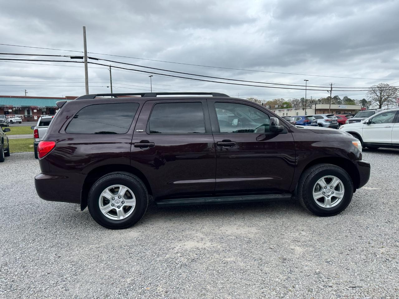 Toyota Sequoia 4WD 5.7L SR5 (Natl) 2016