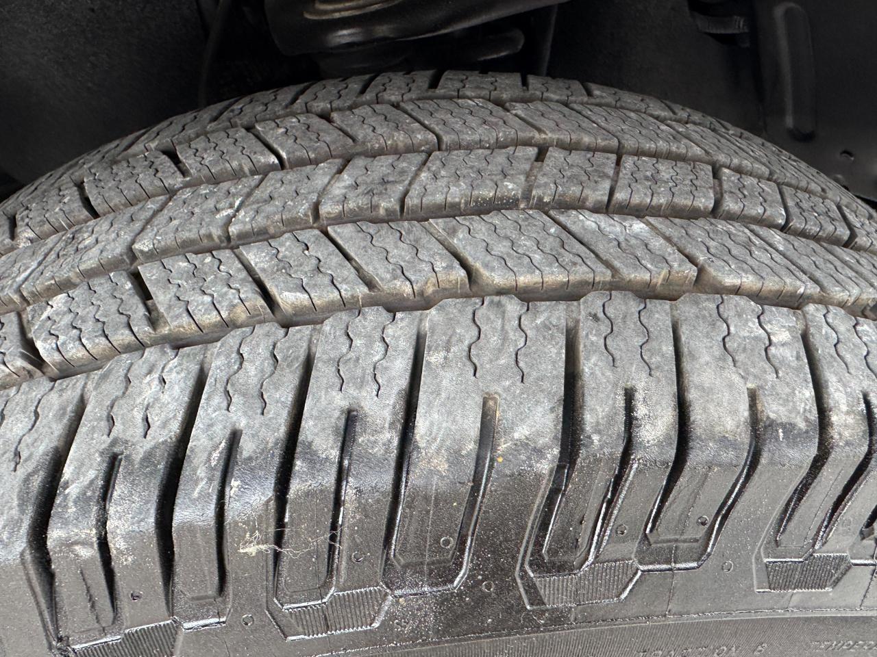 Toyota Sequoia 4WD 5.7L SR5 (Natl) 2016