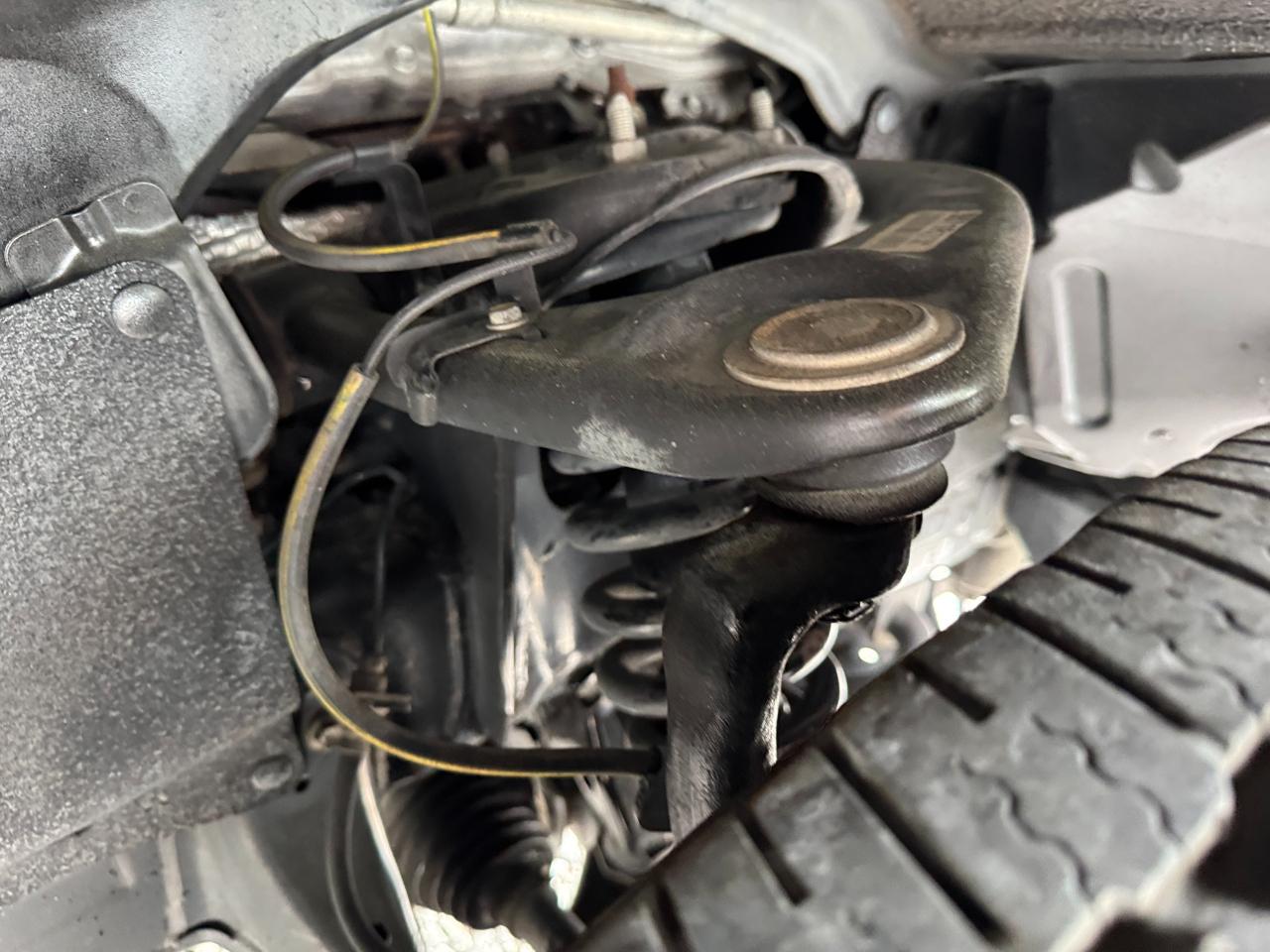 Toyota Sequoia 4WD 5.7L SR5 (Natl) 2016