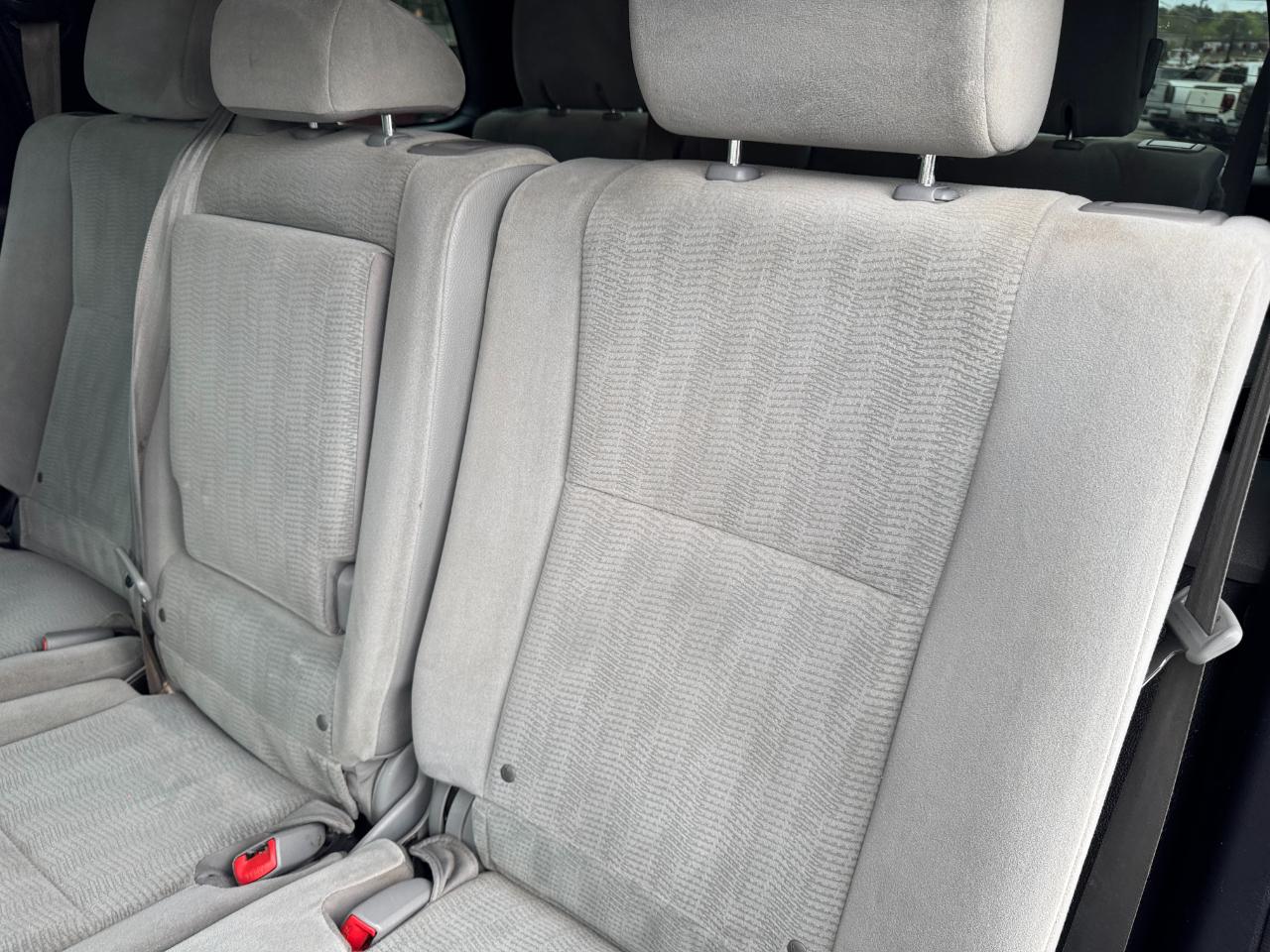 Toyota Sequoia 4WD 5.7L SR5 (Natl) 2016