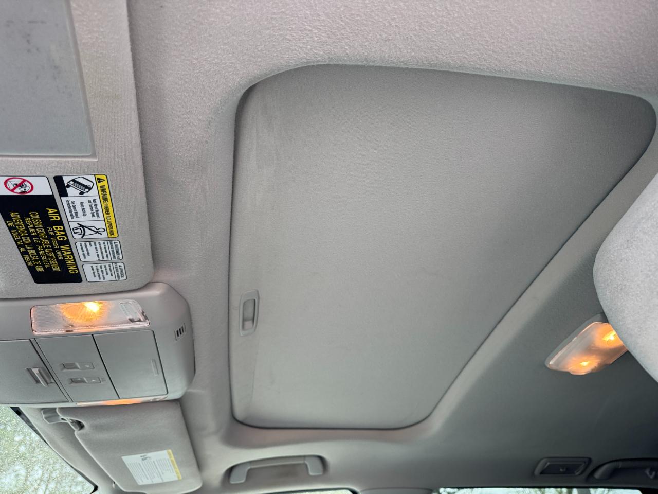 Toyota Sequoia 4WD 5.7L SR5 (Natl) 2016