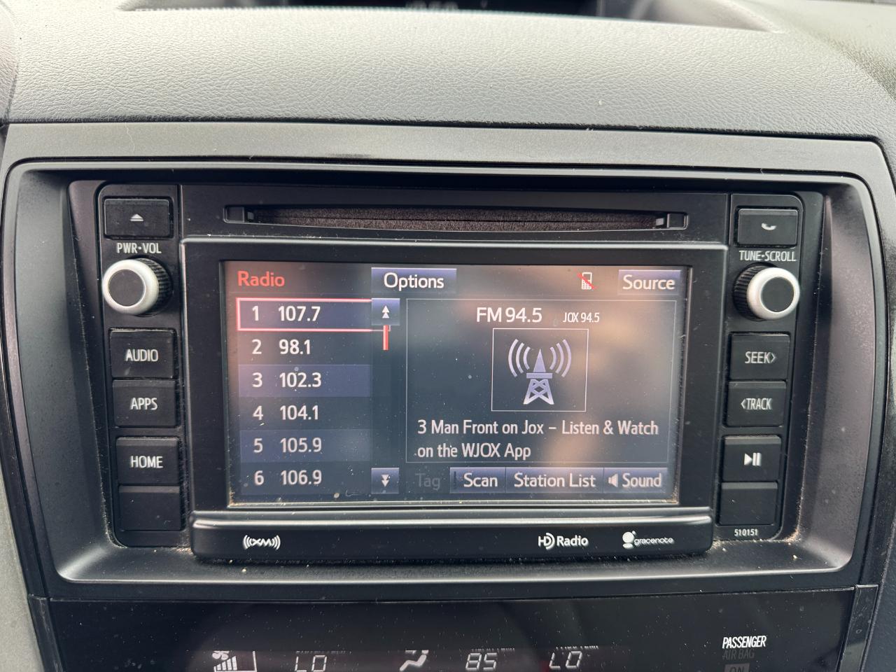 Toyota Sequoia 4WD 5.7L SR5 (Natl) 2016