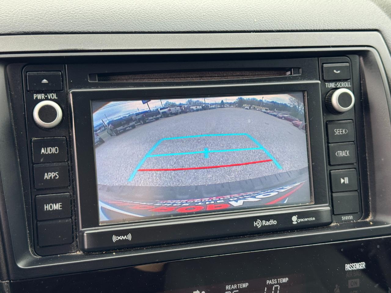 Toyota Sequoia 4WD 5.7L SR5 (Natl) 2016