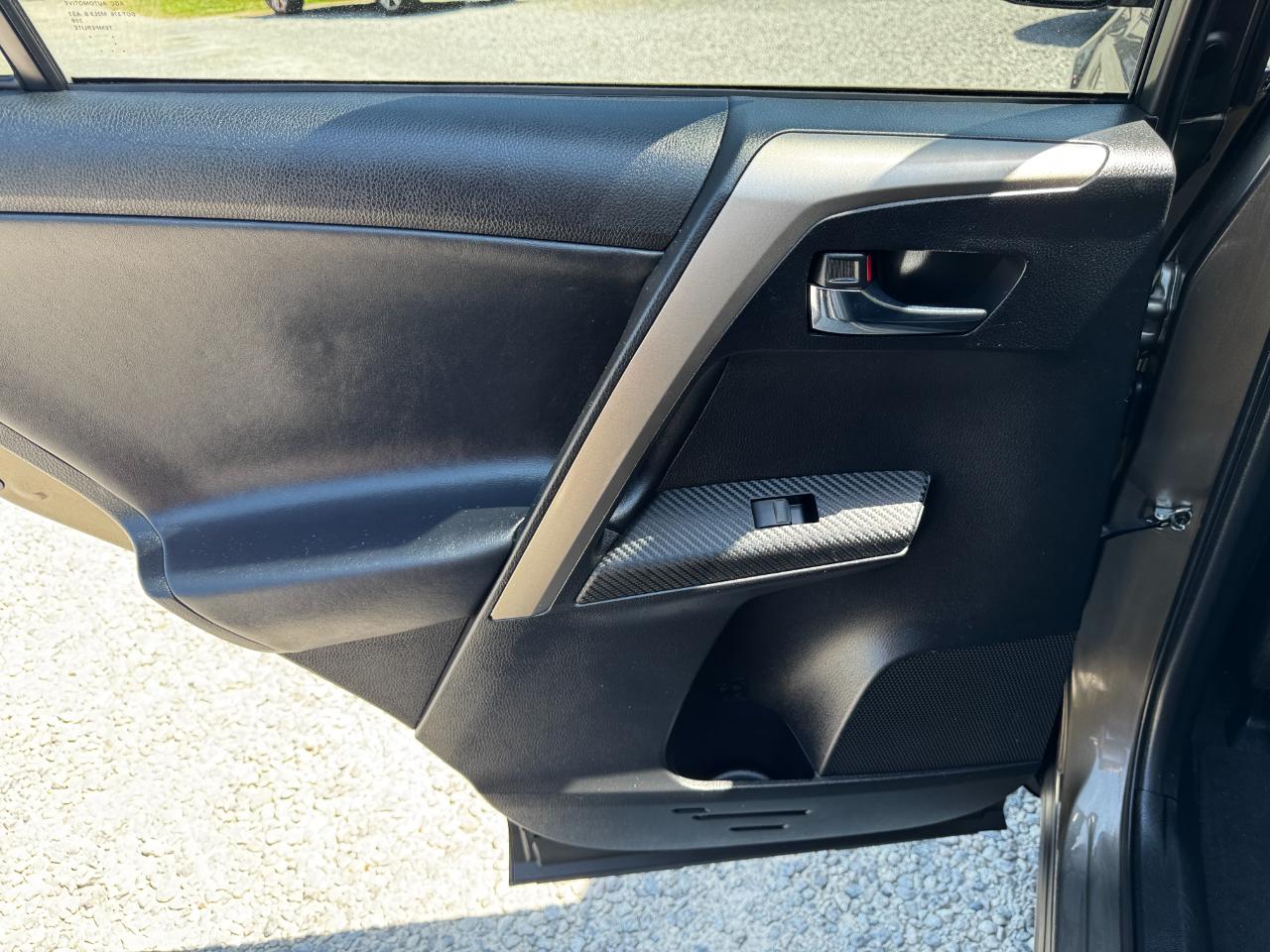 Toyota RAV4 FWD 4dr Limited (Natl) 2015