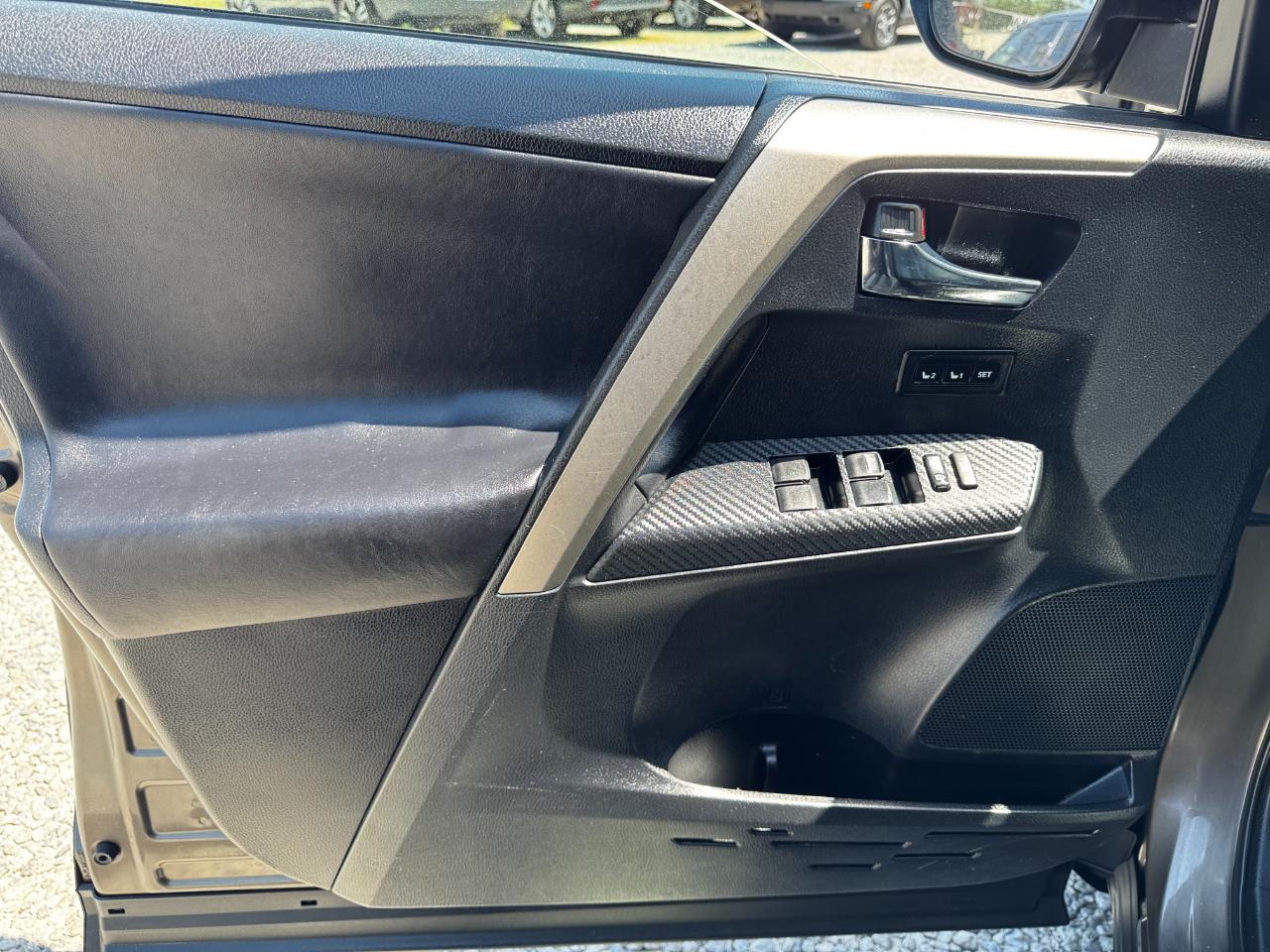 Toyota RAV4 FWD 4dr Limited (Natl) 2015