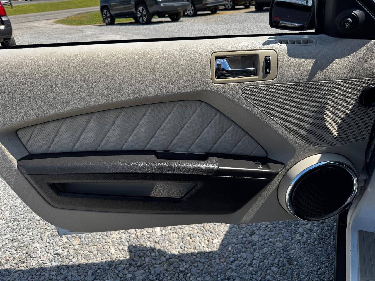 Ford Mustang 2dr Cpe V6 2010