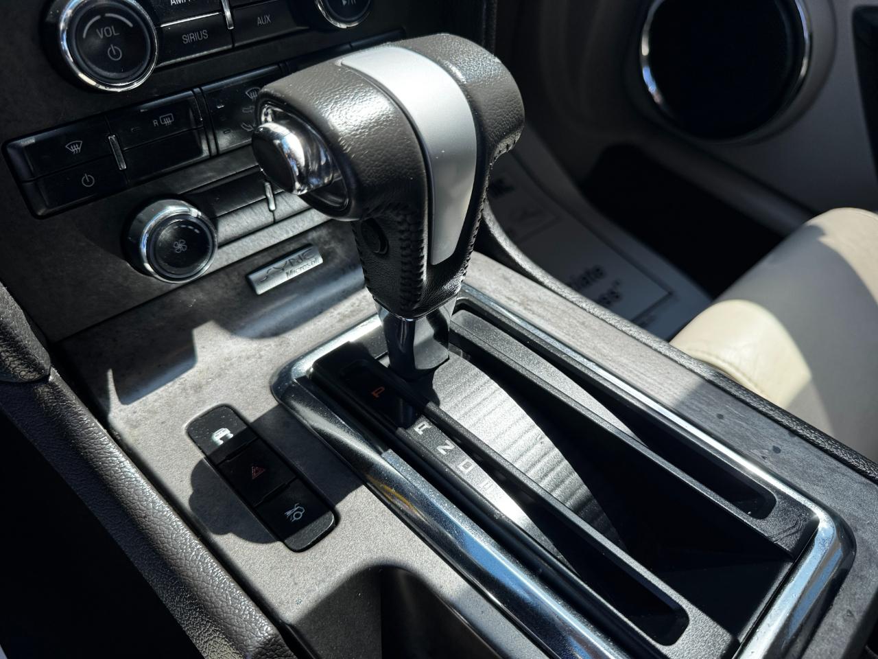 Ford Mustang 2dr Cpe V6 2010