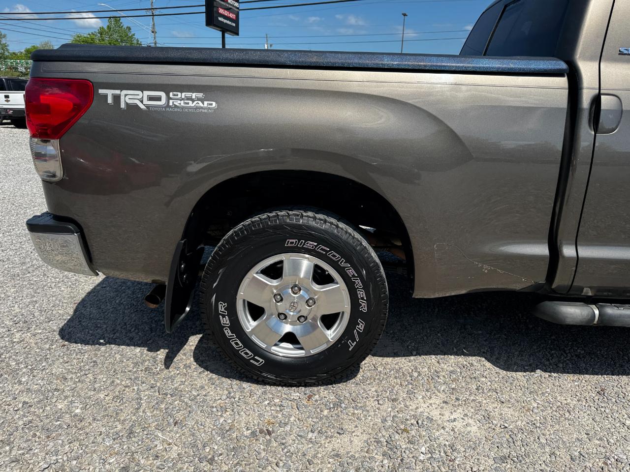 Toyota Tundra 2WD Double 145.7" 4.7L V8 SR5 (Natl 2007