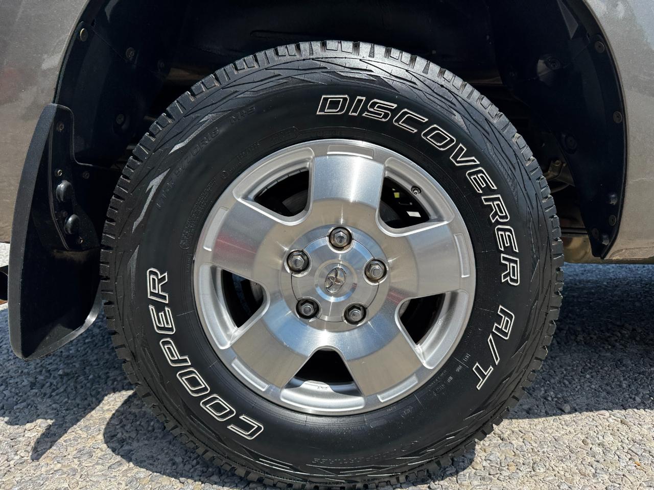 Toyota Tundra 2WD Double 145.7" 4.7L V8 SR5 (Natl 2007