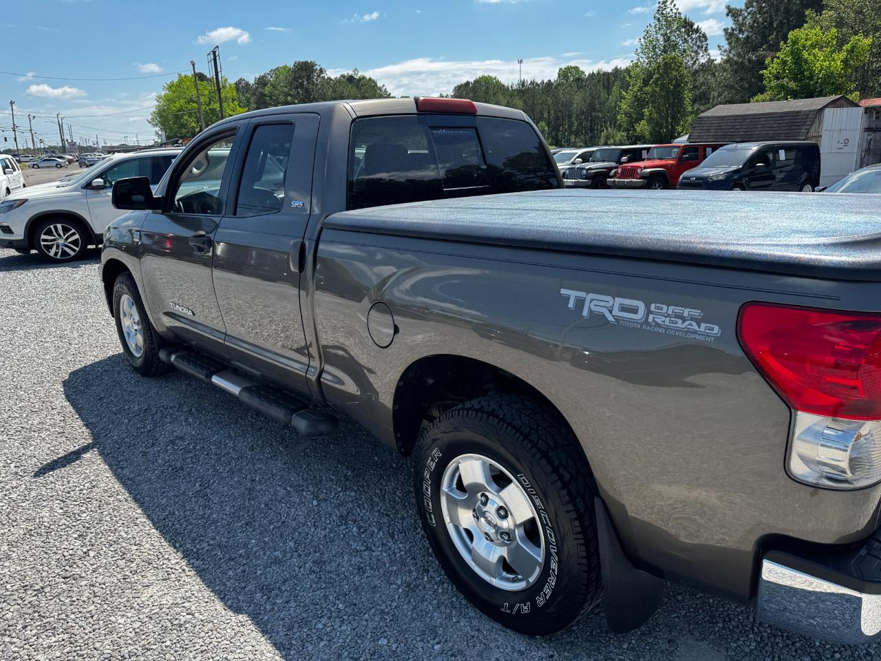 Toyota Tundra 2WD Double 145.7" 4.7L V8 SR5 (Natl 2007
