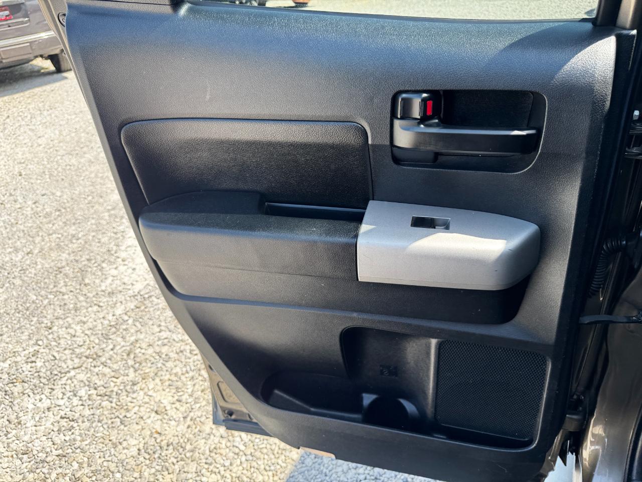 Toyota Tundra 2WD Double 145.7" 4.7L V8 SR5 (Natl 2007