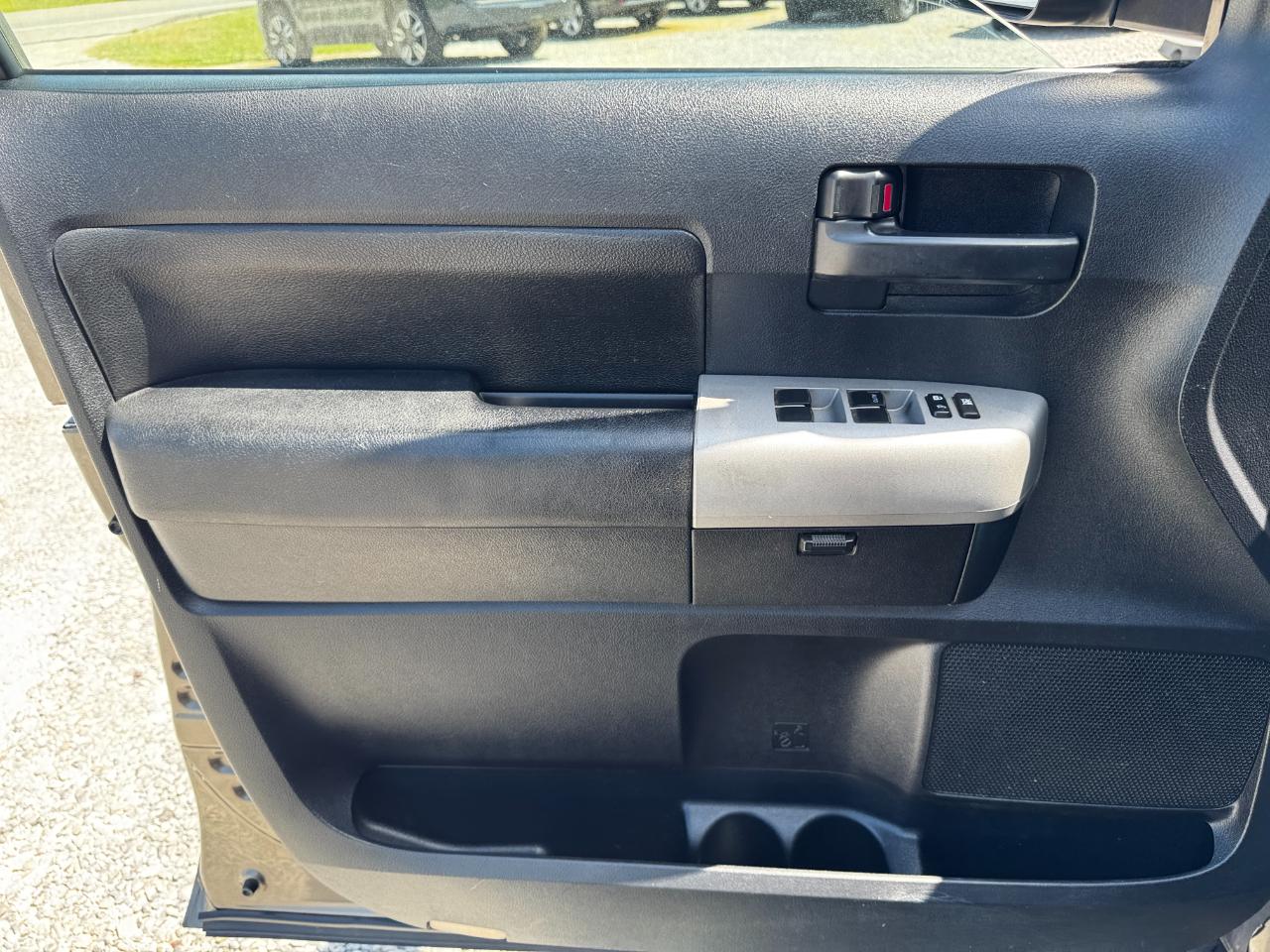 Toyota Tundra 2WD Double 145.7" 4.7L V8 SR5 (Natl 2007