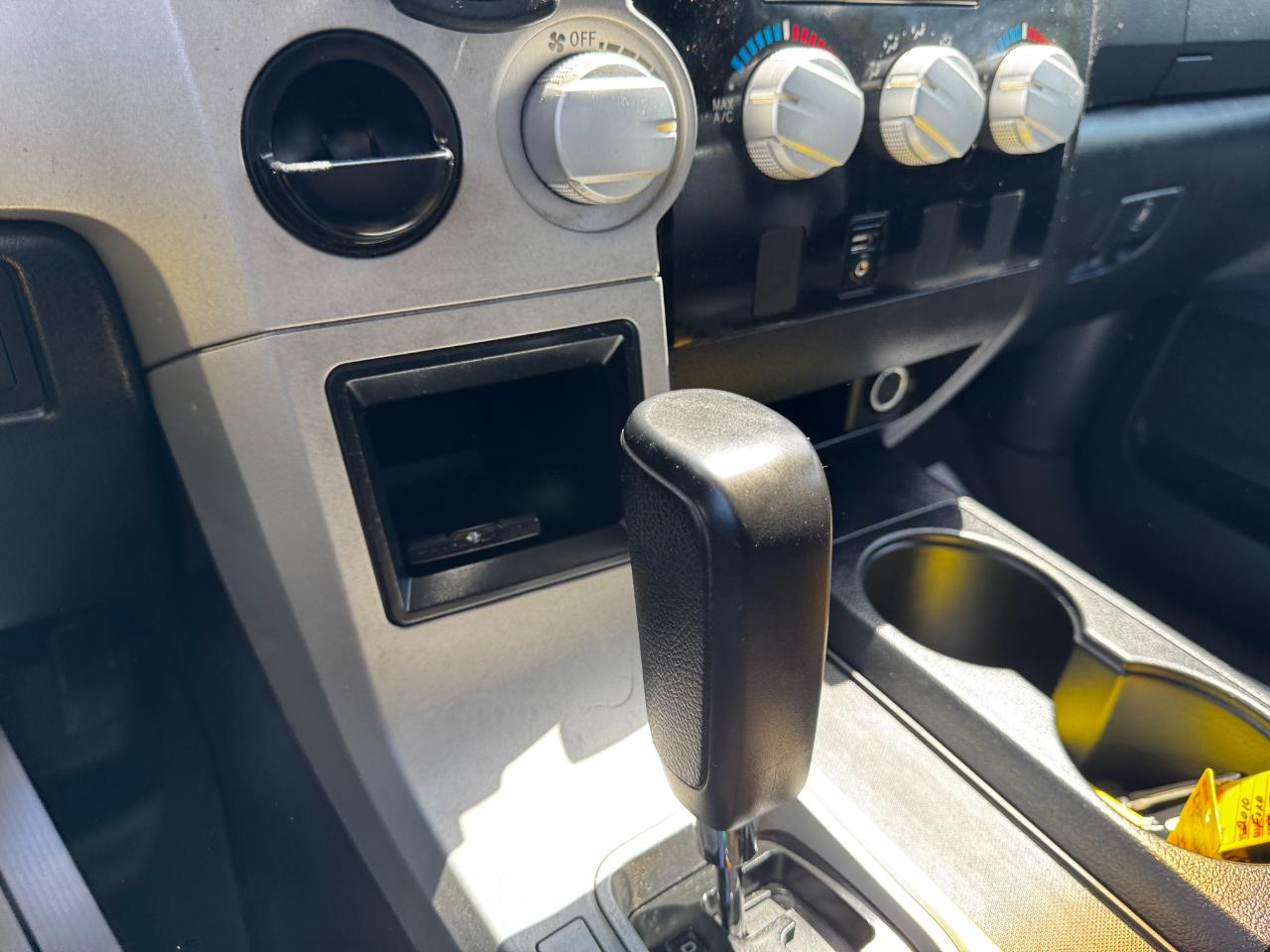 Toyota Tundra 2WD Double 145.7" 4.7L V8 SR5 (Natl 2007