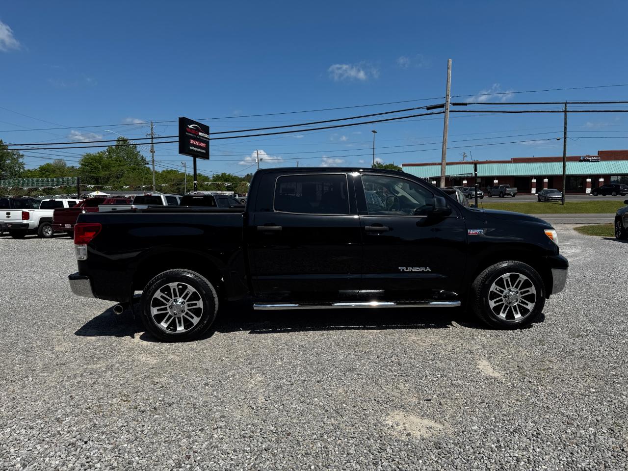 Toyota Tundra 4WD Truck CrewMax 5.7L FFV V8 6-Spd AT (Natl) 2013