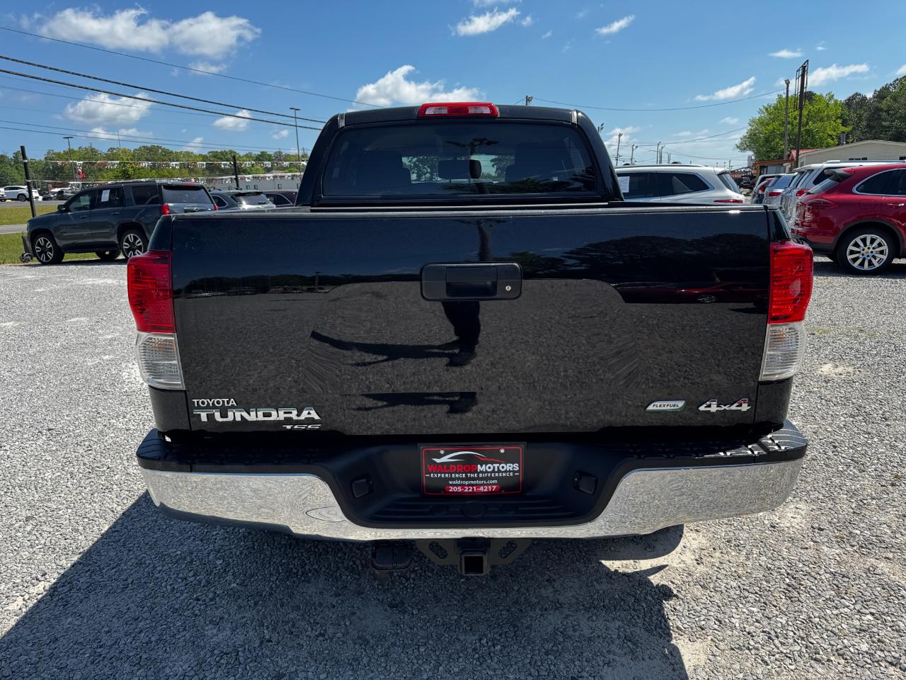 Toyota Tundra 4WD Truck CrewMax 5.7L FFV V8 6-Spd AT (Natl) 2013