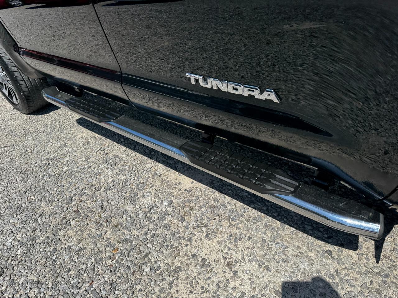 Toyota Tundra 4WD Truck CrewMax 5.7L FFV V8 6-Spd AT (Natl) 2013